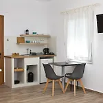 Lägenhet Skalopati & *