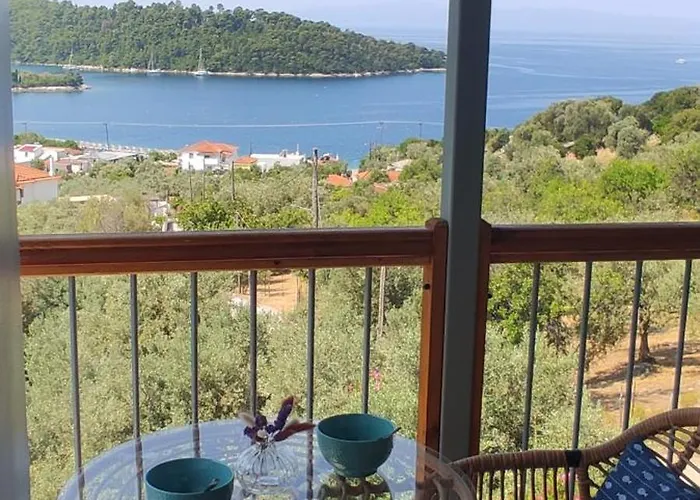 アパート Skalopati & *